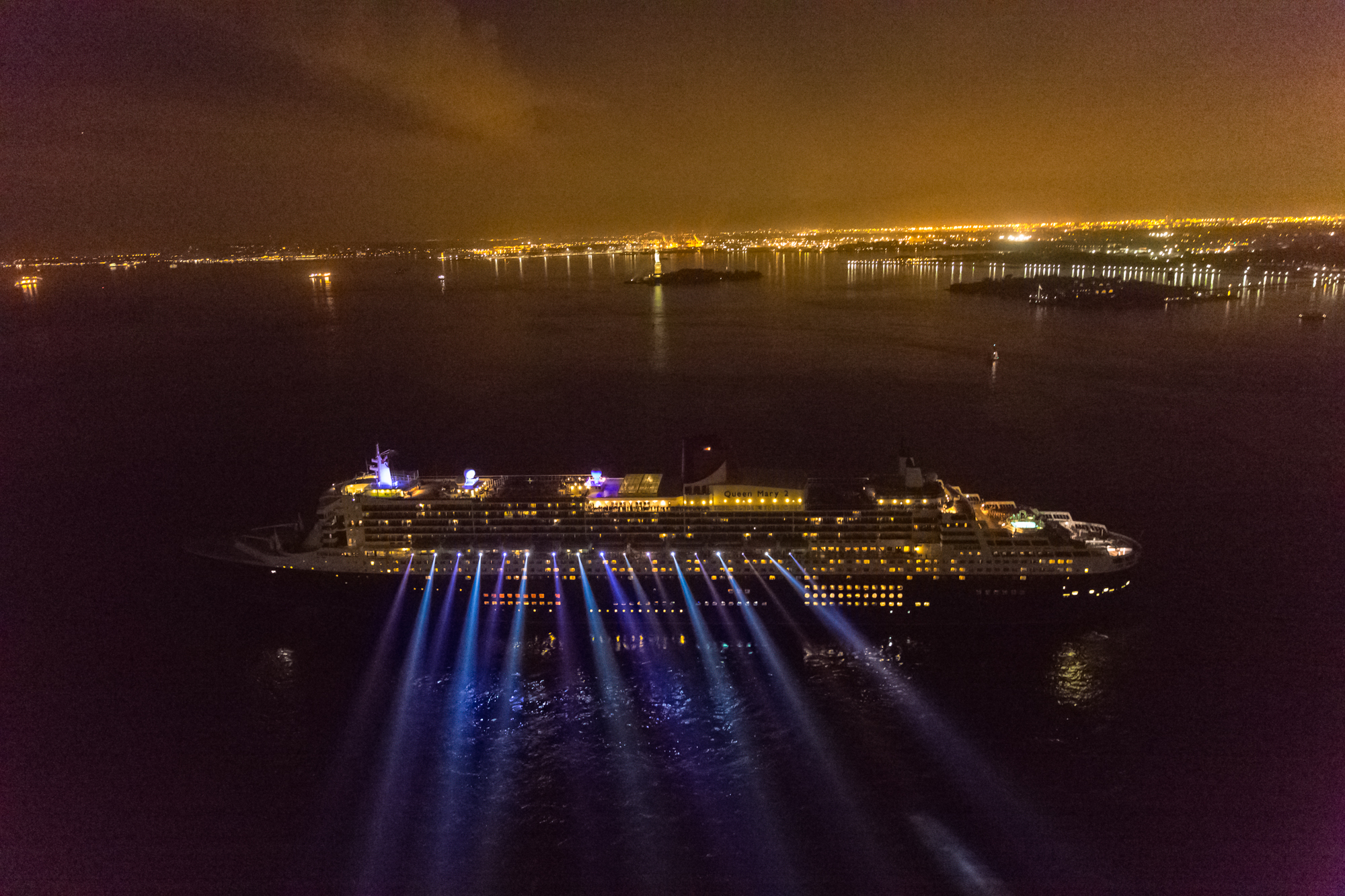 Queen Mary2 Arrives NYC Celebrates Cunard Line 175th