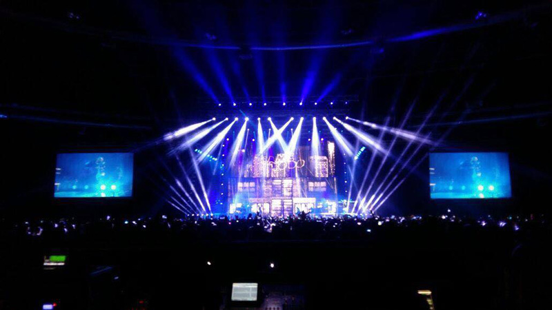 Chauvet-professional-chris-brown-1